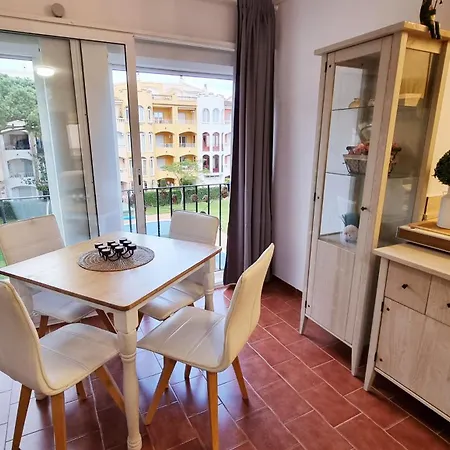 Apartamento A 200 M De La Playa Con Vista A La Piscina Y Parking Cubierto Gratuito Empuriabrava Exterior photo