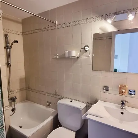 Apartamento A 200 M De La Playa Con Vista A La Piscina Y Parking Cubierto Gratuito Empuriabrava Exterior photo