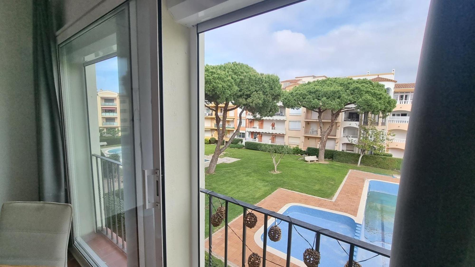 A 200 M De La Playa Con Vista A La Piscina Y Parking Cubierto Gratuito