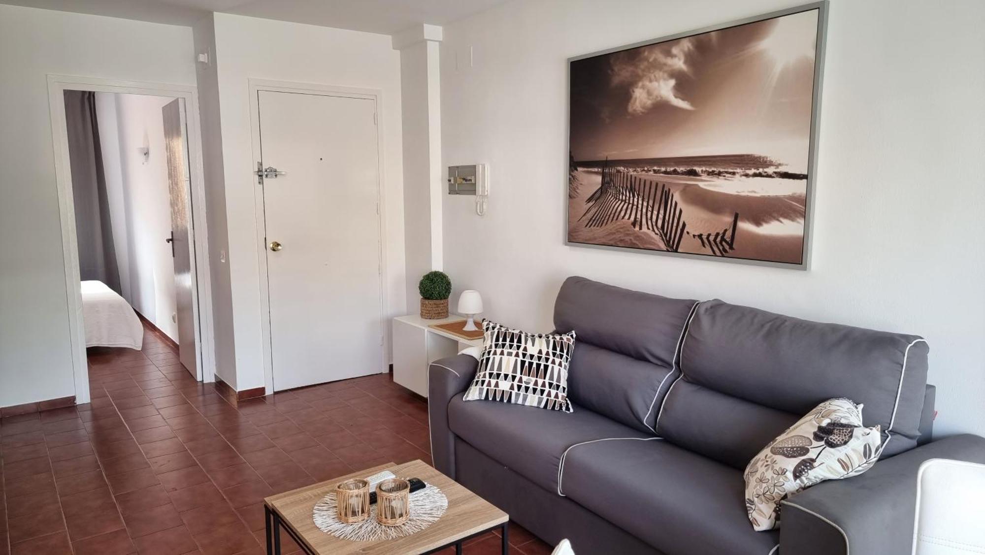 A 200 M De La Playa Con Vista A La Piscina Y Parking Cubierto Gratuito Apartment